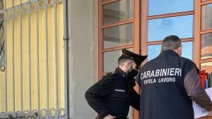 Lavoratori in nero e gravi carenze sulla sicurezza: sospese 10 aziende nel Varesotto
