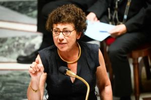 Loi d’urgence agricole : la ministre de la Transition écologique Monique Barbut va-t-elle démissionner ?