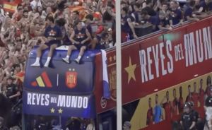 (VIDEO) Lamine Yamal Steals the Show as Nearly Two Million Fans Celebrate Spains World Cup Win in Madrid