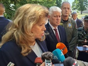 Илияна Йотова: Самолети на САЩ в Безмер не ни правят част от войната в Иран