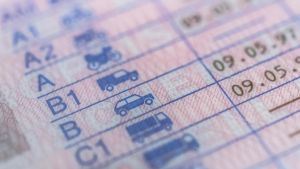 Führerschein-Klasse B1: Was sie bedeutet und warum sie in Deutschland durchgestrichen ist