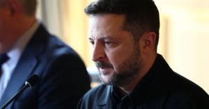 Está Zelensky sabotando a si mesmo com mudanças na cúpula da defesa?