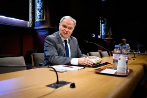 « La police fait son boulot comme il faut » : devant le Sénat, François-Noël Buffet, le nouveau Défenseur des droits, tente de justifier ses anciens engagements