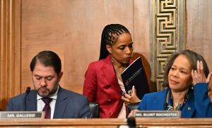 Crypto’s Bipartisan Clarity Push Faces A Final Obstacle Course