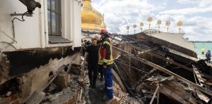 Les enjeux politiques et religieux autour du bombardement de la cathédrale de la Dormition à Kiev