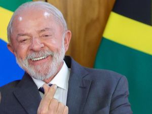 Todo mundo sabe que o governo Lula é uma…
