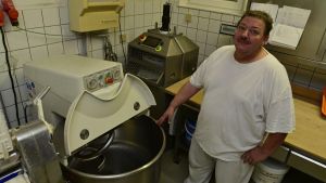 Kontrolleure prangern Mängel an: Ein Bäcker und ein Café-Betreiber erklären sich