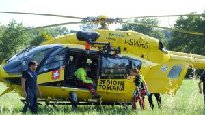 Precipita dalla scogliera: Elba, pauroso volo di dieci metri. Complicati soccorsi, trasferito con Pegaso