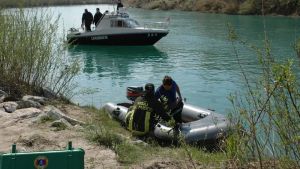 Si tuffa nel Tagliamento e non riemerge: disperso un ragazzo