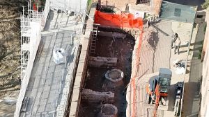 Via Massani, ‘riaffiora’ il Medioevo. Scoperte una torre e due fosse
