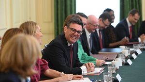 Se il riarmo è una priorità, Burnham deve fare altri conti. La trama di Healey