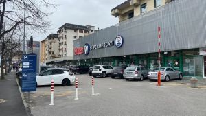 Park dei supermercati, per la sosta oltre i 90 minuti arriva la multa: «È illegittima»