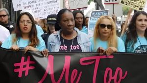 Molestie, dossier a tre anni dal MeToo: per una su 4 contatti indesiderati e il 40% ha abbandonato l’agenzia