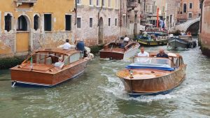 Venezia, lungo il Rio Novo si corre troppo: atto tra artigiani e polizia locale