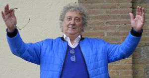 Il compagno Iacchetti per far ridere augura la morte al ministro