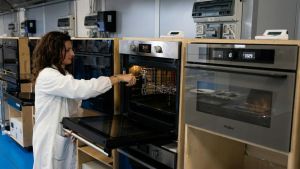 Beko, torna la preoccupazione fra i lavoratori: i sindacati chiedono un nuovo tavolo al Mimit