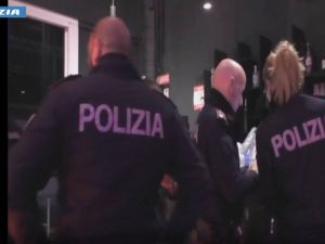 La sinistra delegittima la Polizia perché vuole abolirla