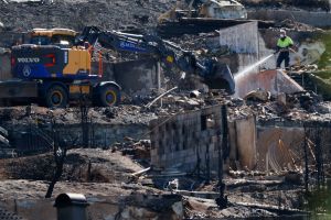 Storbrannen: Frykt for lokale brannfeller
