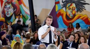 La Francia vieta i social ai minori di 15 anni