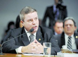 ACMinas recebe o ministro Anastasia no Café Empresarial