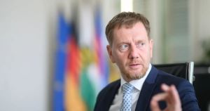 Wer Rechtsextreme an den Tisch holt, macht sie nur stärker