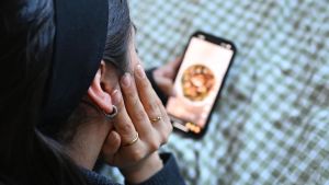 Frankreich schützt seine Kinder vor dem Netz? Eine schöne Illusion