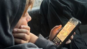 Social e minori: vietare non basta senza educare