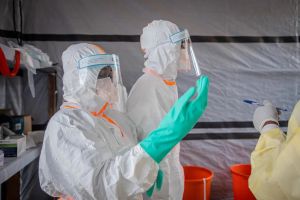 Ebola : le cap des 1 000 morts franchi selon l’OMS, un révélateur des défaillances de la solidarité internationale