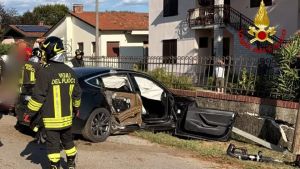 Scontro tra due auto a Gradisca: due persone tirate fuori dall’abitacolo e portate all’ospedale