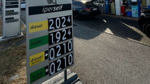 Padova, il diesel vola oltre i 2 euro: l’autotrasporto chiede di rivedere i contratti