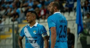 Cristal empata en un Nacional con huecos: Por qué es urgente contratar a un ‘6’ extranjero antes de la vuelta ante Bragantino