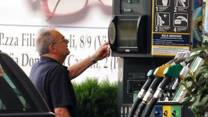 Gasolio sporco, 22 automobilisti chiedono i risarcimenti: danni per quasi 100 mila euro