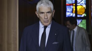 Bologna, la piazza e la “deriva estremista da due parti”. Parla Casini