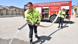 Siccità, colli sempre più aridi: malghe e piccoli borghi riforniti con autobotti