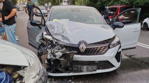 Scontro di via Flavia a Trieste: il conducente della Seicento invade l’altra corsia, forse guardava il telefono