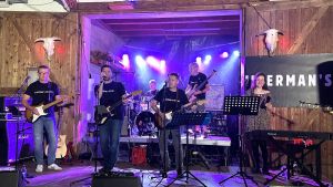 Tolle Stimmung bei der Clubhaus-Party des Motorradclubs Berau