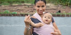 How babywearing helps establish parent‑child bonds