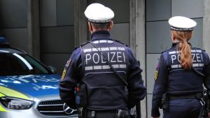 Mann feuert nachts in Überlinger Innenstadt mit Schreckschusswaffe um sich