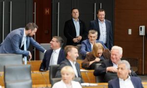 Koalicija in Resnica predlagata tri posvetovalne referendume