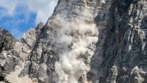 Selva, crolli dalla parete del Pelmo: non ci sono alpinisti coinvolti