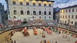 In onore di San Jacopo, a Pistoia fuochi d’artificio, vespri e sfilate. Due giorni di festa tra sacro e profano