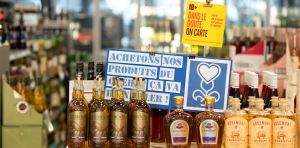 Alcools américains invendus : faut‑il profiter des nouveaux droits de douane de Trump pour les écouler ?