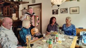 Dreister Akkordeon-Diebstahl! 85-Jähriger verliert am Hausherrenmontag geliebtes Erinnerungsstück