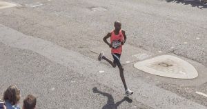 As sapatilhas no atletismo e os fatos na natação