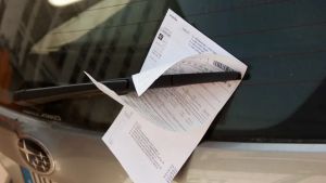 Poliziotto fa multe fuori servizio, il tribunale gli dà ragione