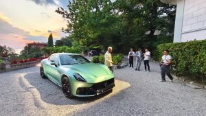 Maserati sbarca in centro e diventa uno spot per Trieste