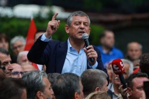 Yeni Parti: Türkiye siyasetindeki büyük kırılma