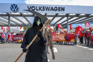 Großangriff auf Gewerkschaften und Beschäftigte