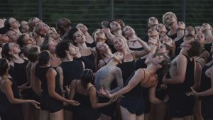 Le stelle del Monferrato fra residenze d’artista, percorsi di danza e sorsi di Barolo