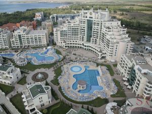 Сънсет ризорт се събужда: Нов мениджмънт връща живота в мегакомплекса